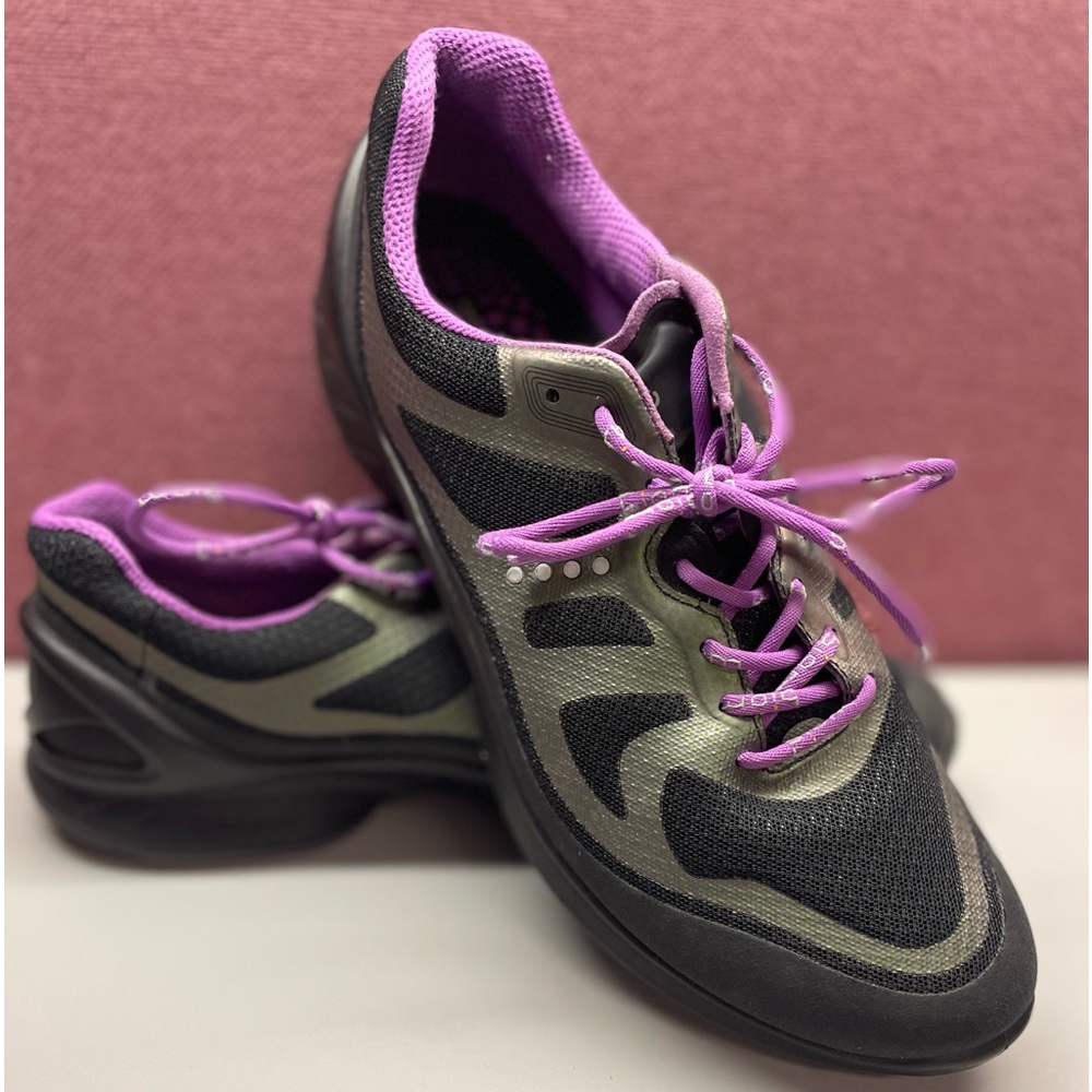 Ecco Women's sneakers-Tie Black/Beetle Green/Purple NEW w/o box Size 8